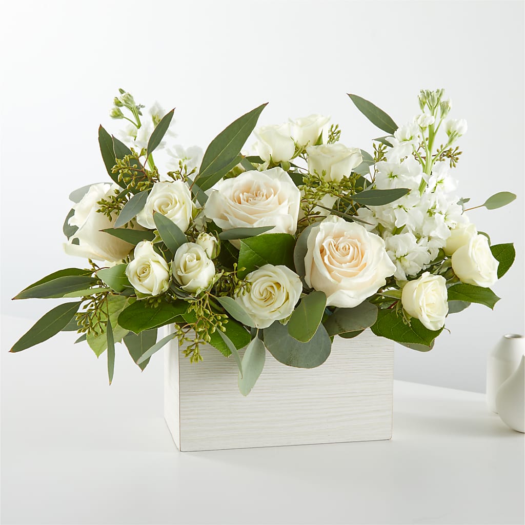 Fresh Linen Box Bouquet – RUSSELL'S FLOWER SHOP, Hamilton ON