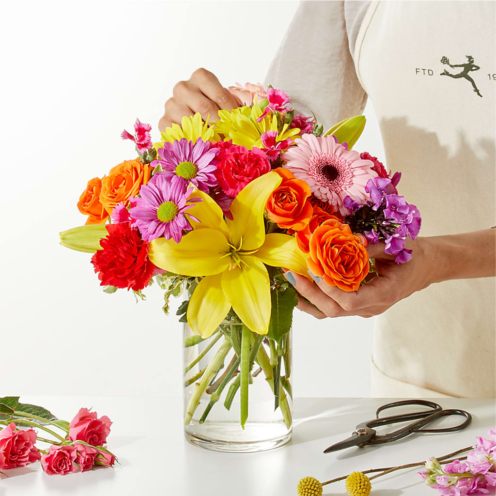 Cue the Confetti - A Florist Original – RUSSELL'S FLOWER SHOP, Hamilton ON