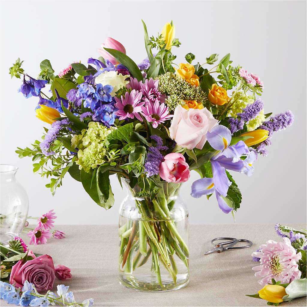 Pastel Tradition - A Florist Original – RUSSELL'S FLOWER SHOP, Hamilton ON