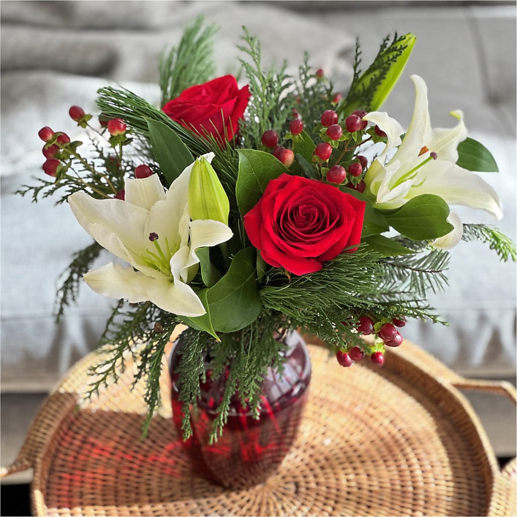 Evergreen Delight Bouquet – RUSSELL'S FLOWER SHOP, Hamilton ON