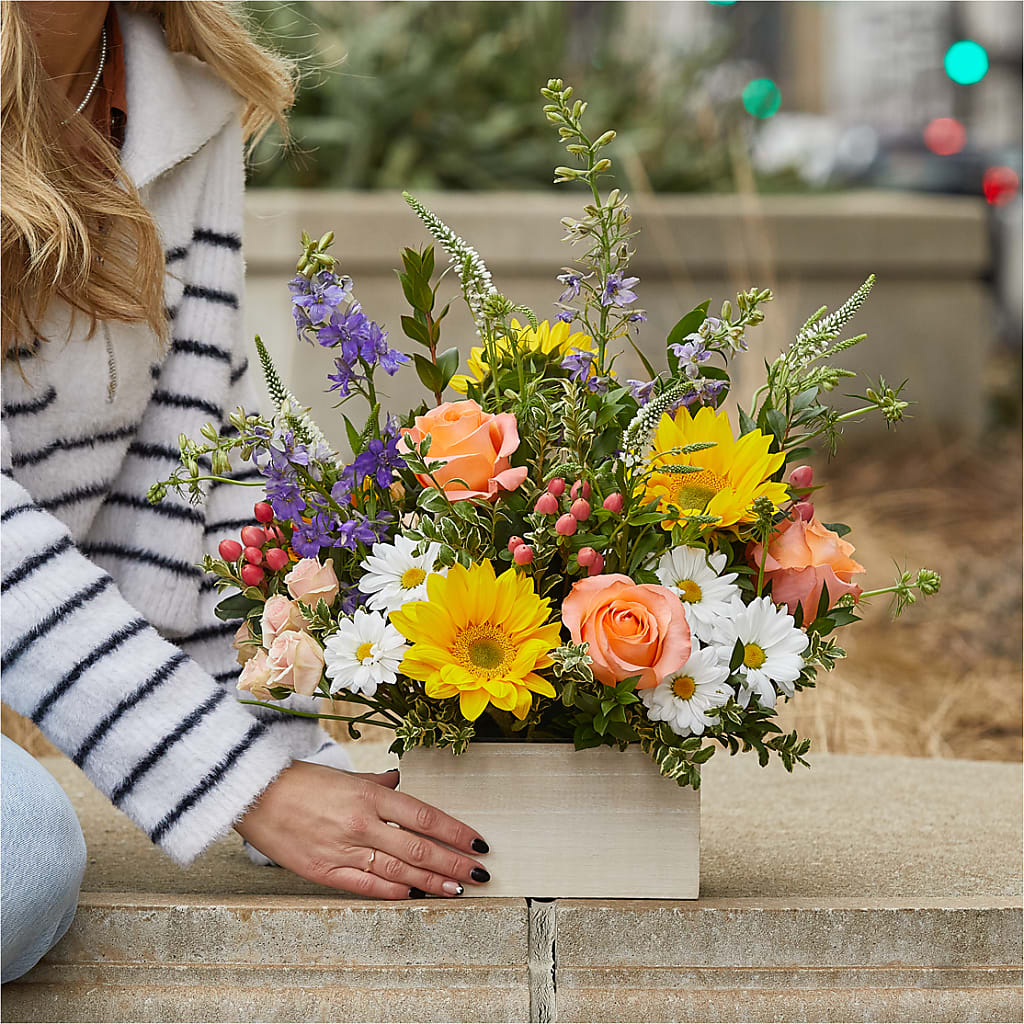 The Good Life Bouquet – RUSSELL'S FLOWER SHOP, Hamilton ON