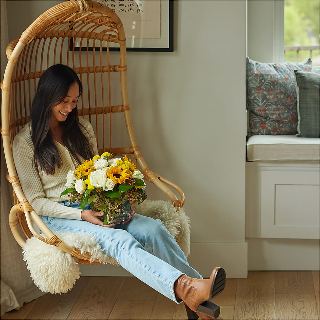 Luminous Morning Bouquet – RUSSELL'S FLOWER SHOP, Hamilton ON