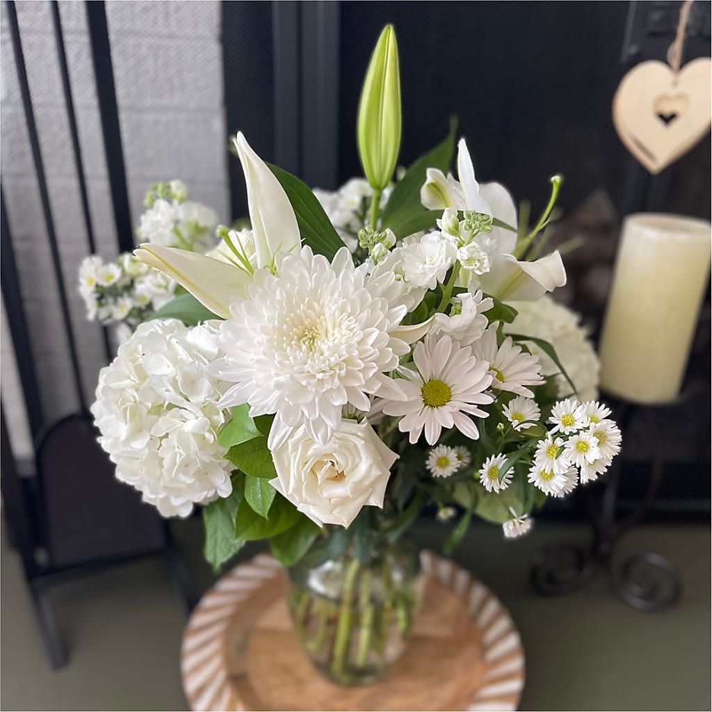 Classic Ivory – A Florist Original – RUSSELL'S FLOWER SHOP, Hamilton ON