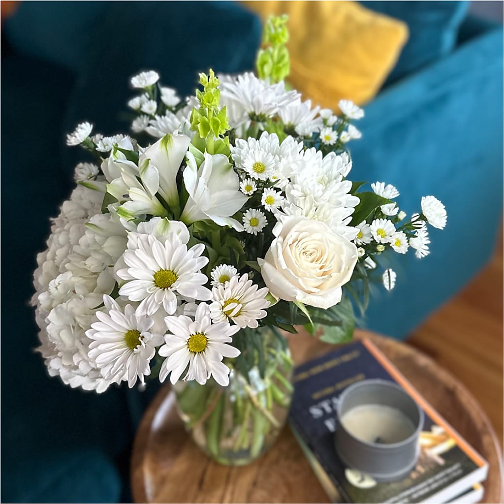 Classic Ivory – A Florist Original – RUSSELL'S FLOWER SHOP, Hamilton ON