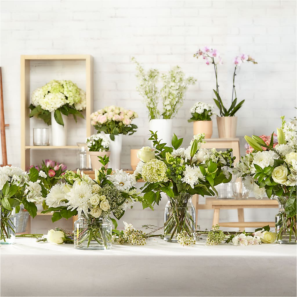 Classic Ivory – A Florist Original – RUSSELL'S FLOWER SHOP, Hamilton ON