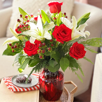 Evergreen Delight Bouquet – RUSSELL'S FLOWER SHOP, Hamilton ON