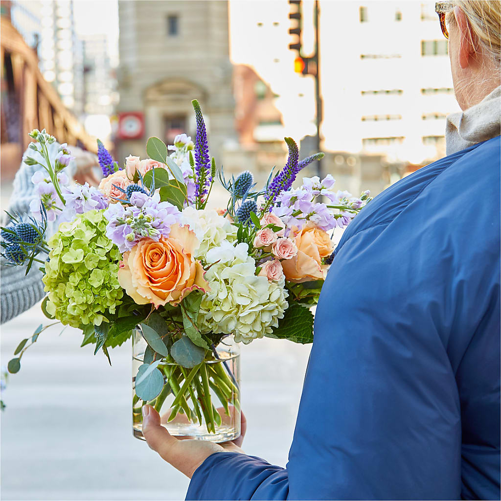 Porch Swing Bouquet – RUSSELL'S FLOWER SHOP, Hamilton ON