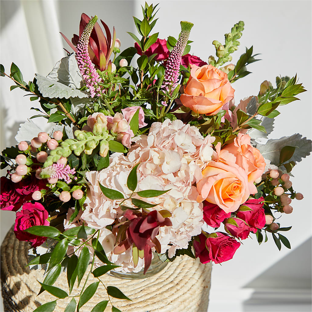 Glitz & Glam Bouquet – RUSSELL'S FLOWER SHOP, Hamilton ON